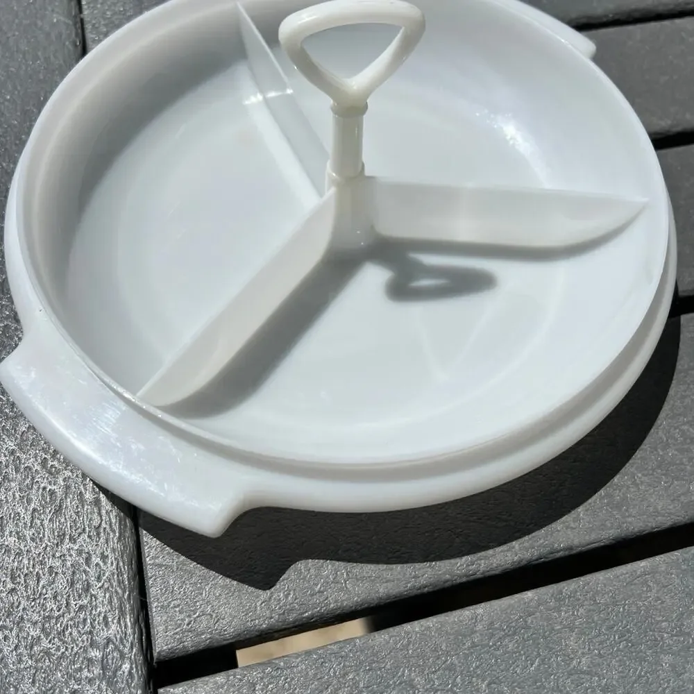 Tupperware divided serving tray, with screw in handle & Tupperware seal lid